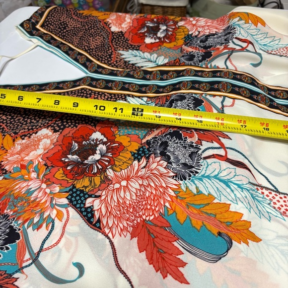 Rose + Olive floral print dolman sleeve v-neck bohemian style tunic - Picture 14 of 15